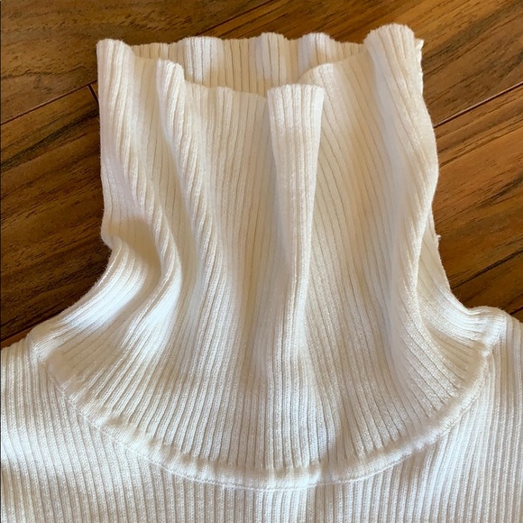 Relativity white turtleneck. - Picture 3 of 4